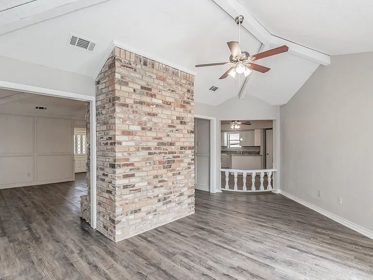 3008 Apple Valley Dr — Photo 18