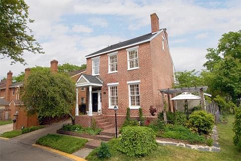 1st image of 1010 Llewellyn Ave