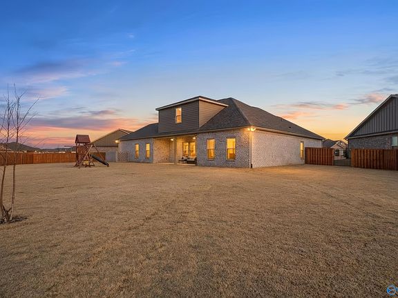 5th image of 223 Nellie Faye Ln