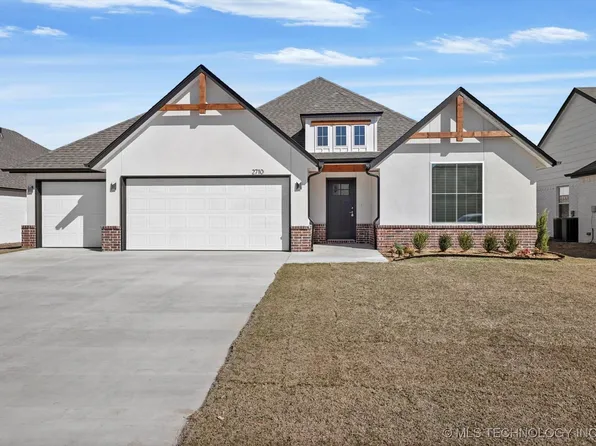 2710 E Rockford Pl, Broken Arrow, OK 74014