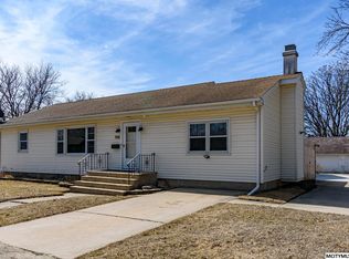 1918 S Pennsylvania Ave, Mason City, IA 50401