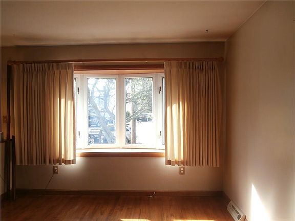 4th image of 1658 Winslow Dr