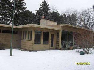 901 Newman Rd S, Racine, WI 53406