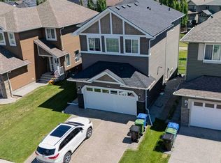 144 W Everhollow St SW, Calgary, AB T2Y 0B1