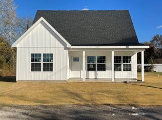 82 Water St, Big Sandy, TN 38221