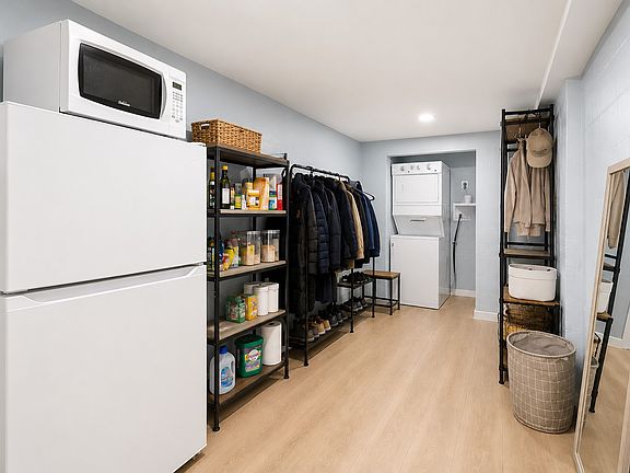 5th image of 343 Harvard St APT G