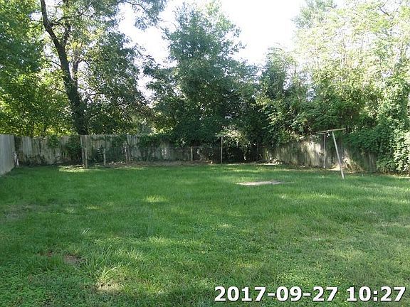 3rd image of 912 Staunton Ave NW