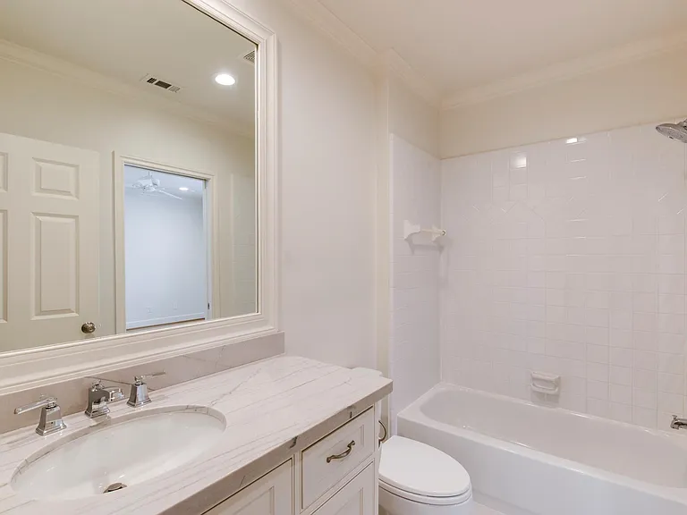 5144 Chevy Chase Dr — Photo 31