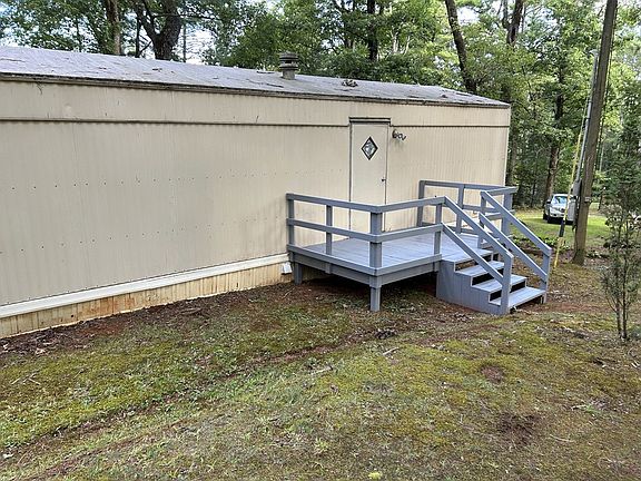 5th image of 44 Davenport Ln