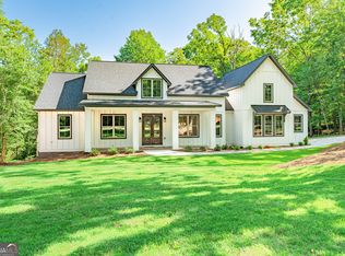 561 Shoals Rdg, Clarkesville, GA 30523