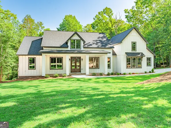 561 Shoals Rdg, Clarkesville, GA 30523