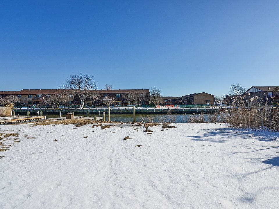 2nd image of 255 Baylawn Ave