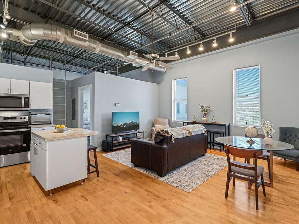 1st image of 700 Market St Unit 215