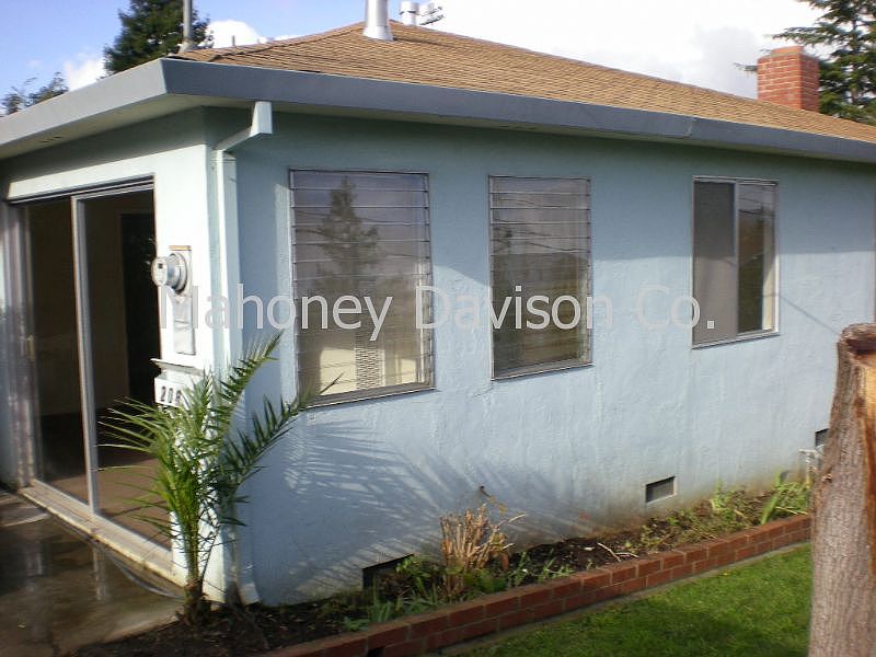 208 Hayes