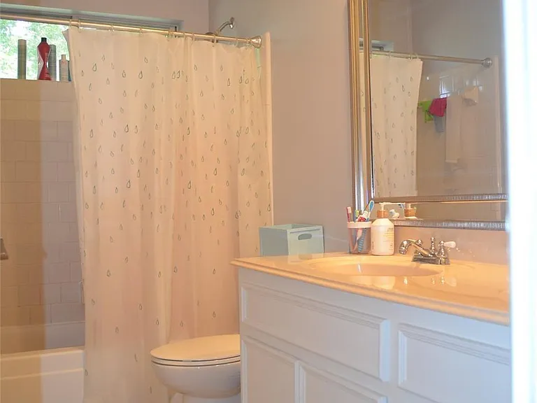 4635 Meadow Green Dr — Photo 5