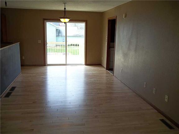 4th image of 1025 Western Ave