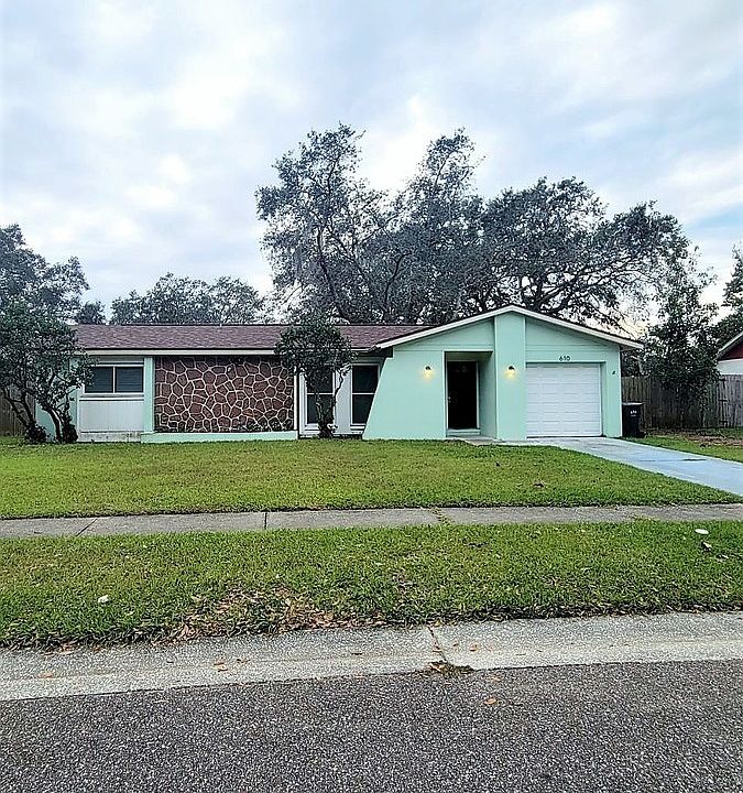1st image of 610 Briarcliff Dr