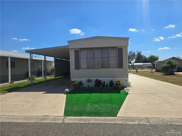 424 Las Fuentes Dr, Alamo, TX 78516