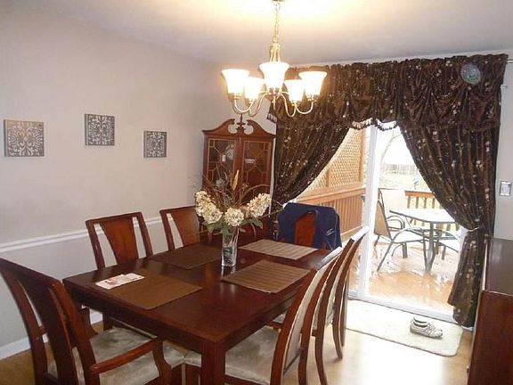 4th image of 5672 Cabells Mill Ct