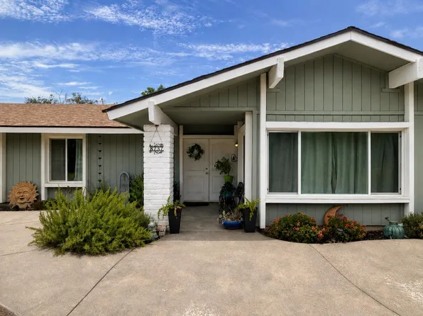 8737 N Madsen Ave, Clovis, CA 93619