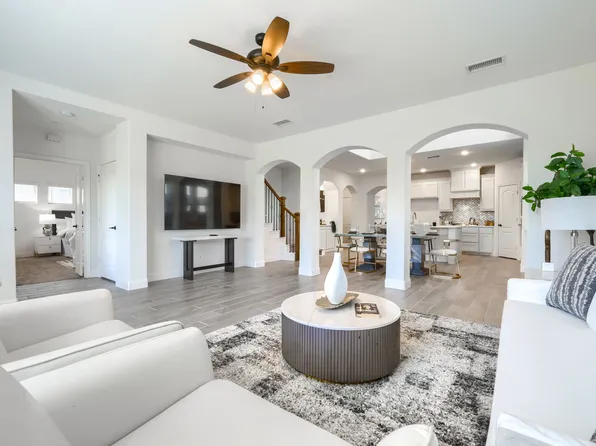 1312 Arrowwood Dr, Aubrey, TX 76227