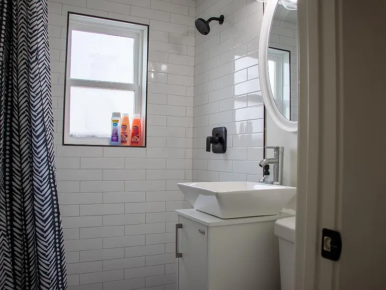 376 E Broadway #5 — Photo 7