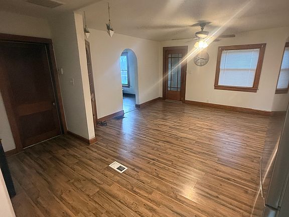 2nd image of 536 N 15th St