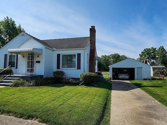 2nd image of 555 Elmwood Dr