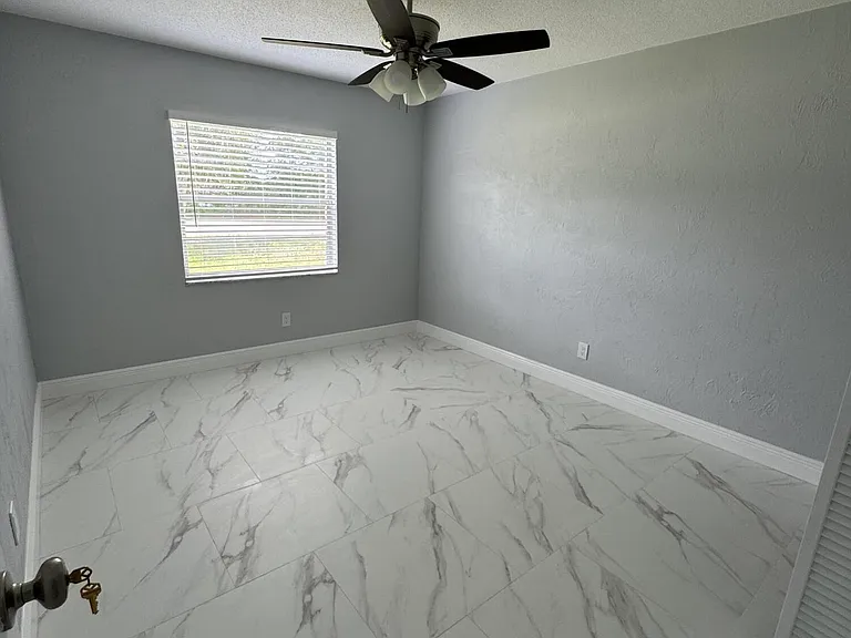 747 Taylor Rd — Photo 11