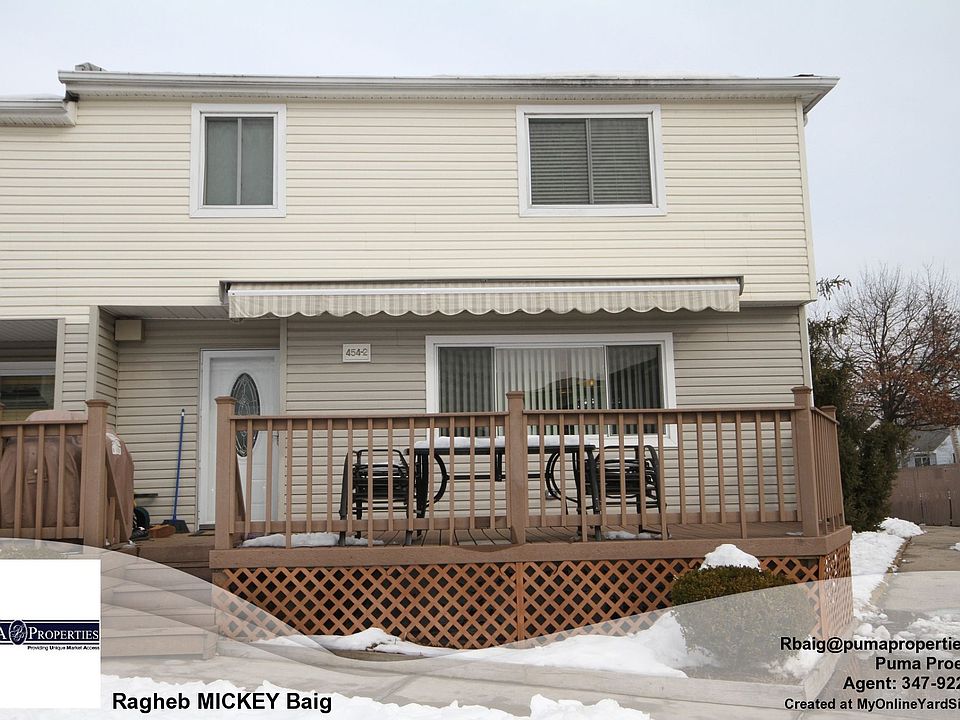 Front house. Beautiful Deck.