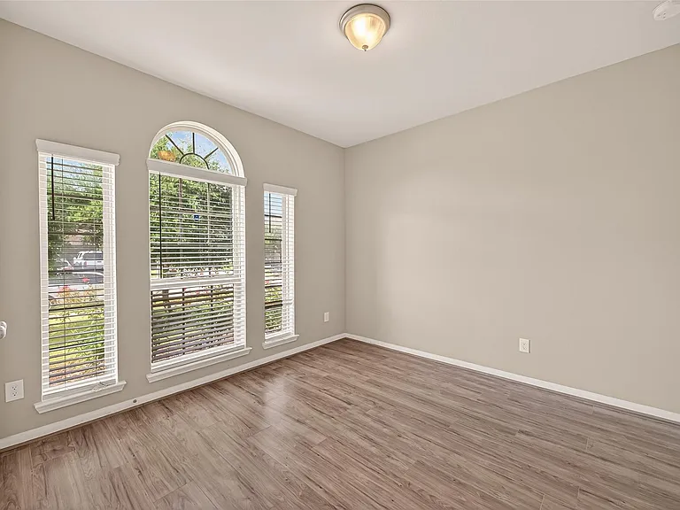 20427 Alpine Meadow Pl — Photo 22