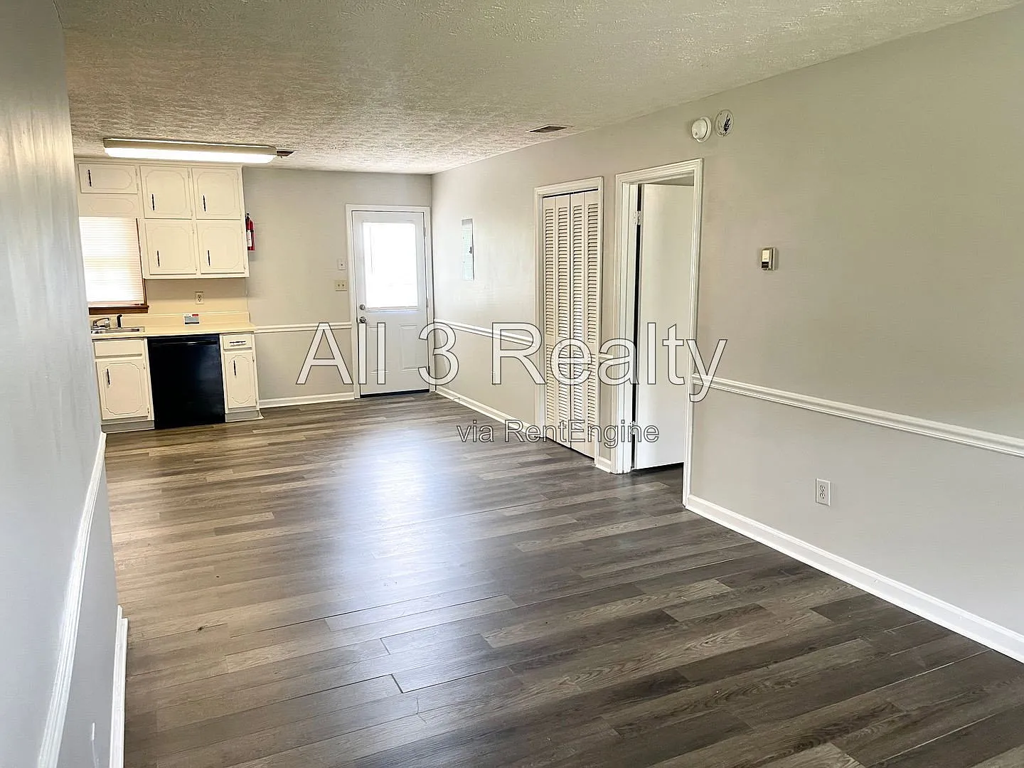 1 bed, 1.0 bath, 870 sqft, $955 — Photo 3