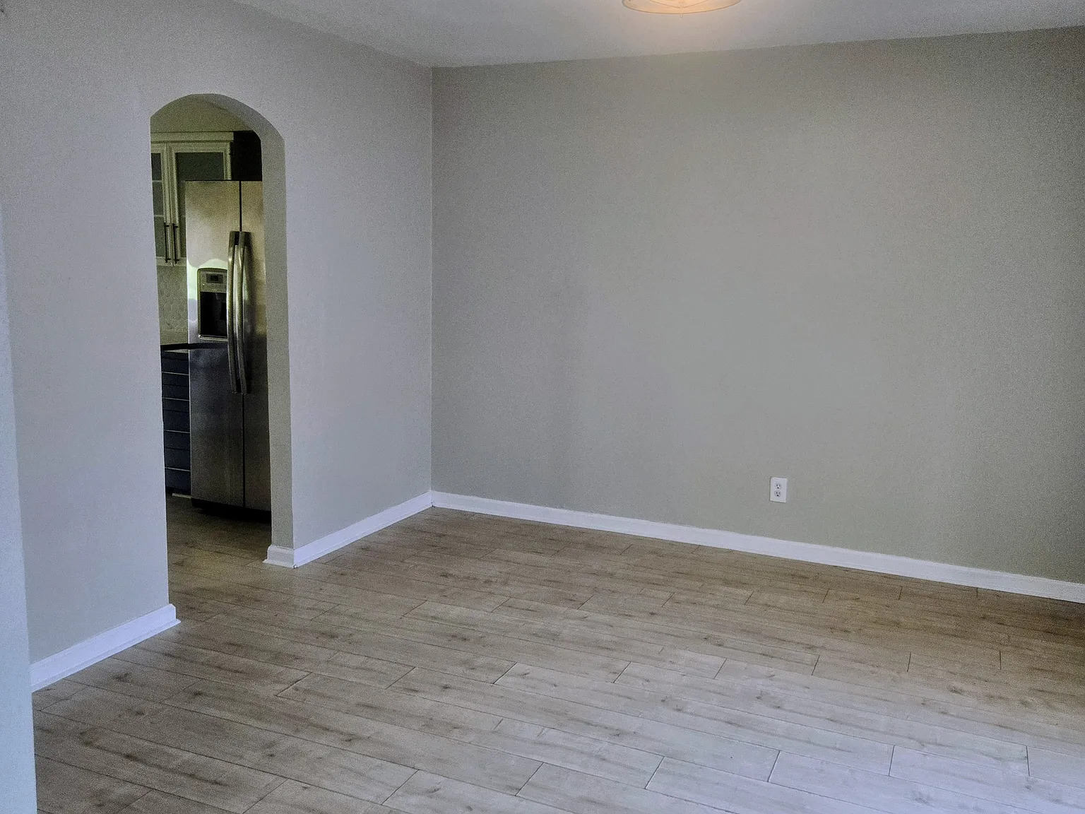 3165 Lockmoor Ln — Photo 3