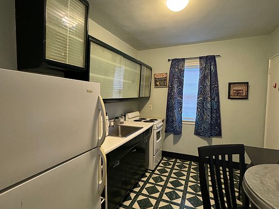 2nd image of 148 Shawnee Pl #1