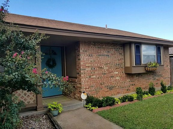 3rd image of 729 NW 1st St