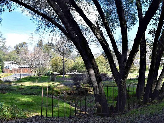 4th image of 19170 Hillsdale Dr