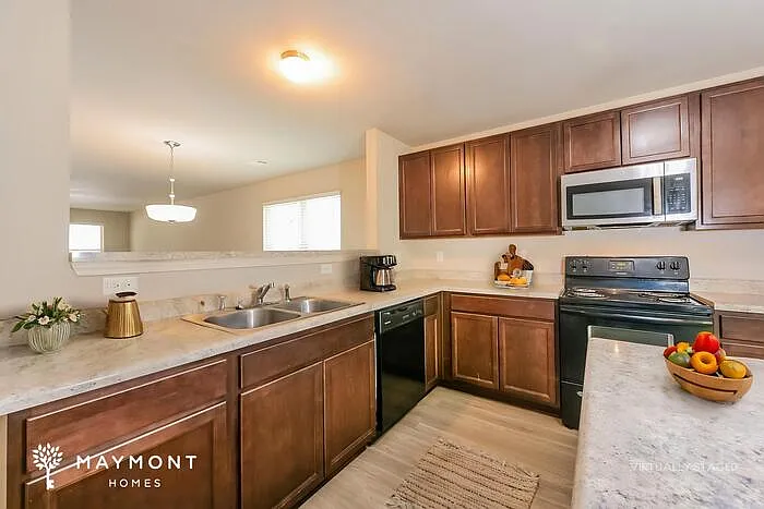 165 Rockingham Dr — Photo 8
