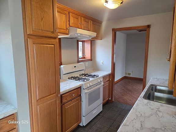 2nd image of 303 N Ashland Ave #708