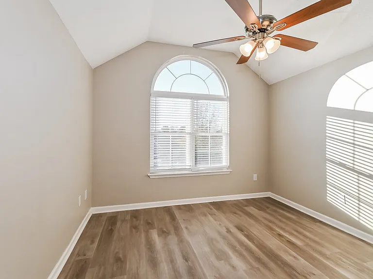 7140 Hunters Forest Dr — Photo 11