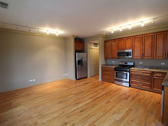 4th image of 4624 W Schubert Ave #2