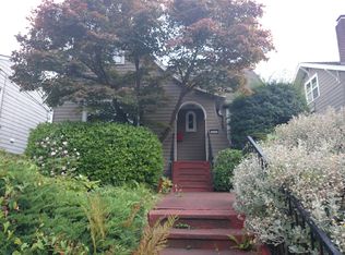 325 N 80th St, Seattle, WA 98103