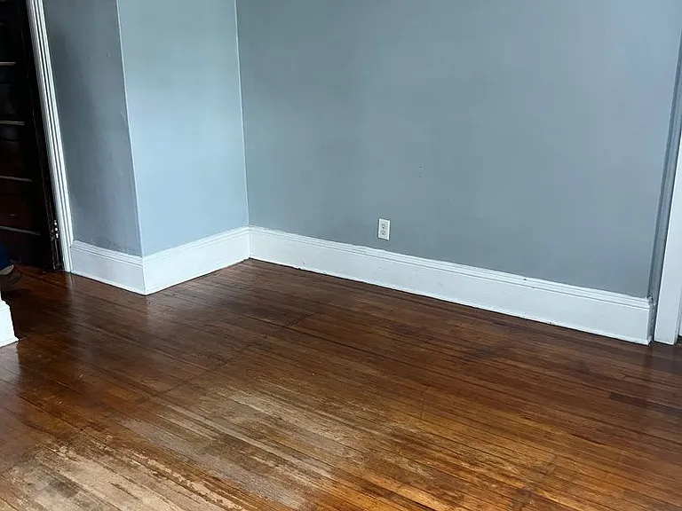 919 E King St — Photo 2