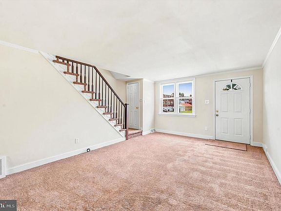 4th image of 808 Rively Ave