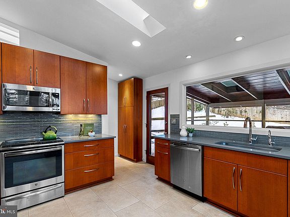 4th image of 6508 Jay Miller Dr