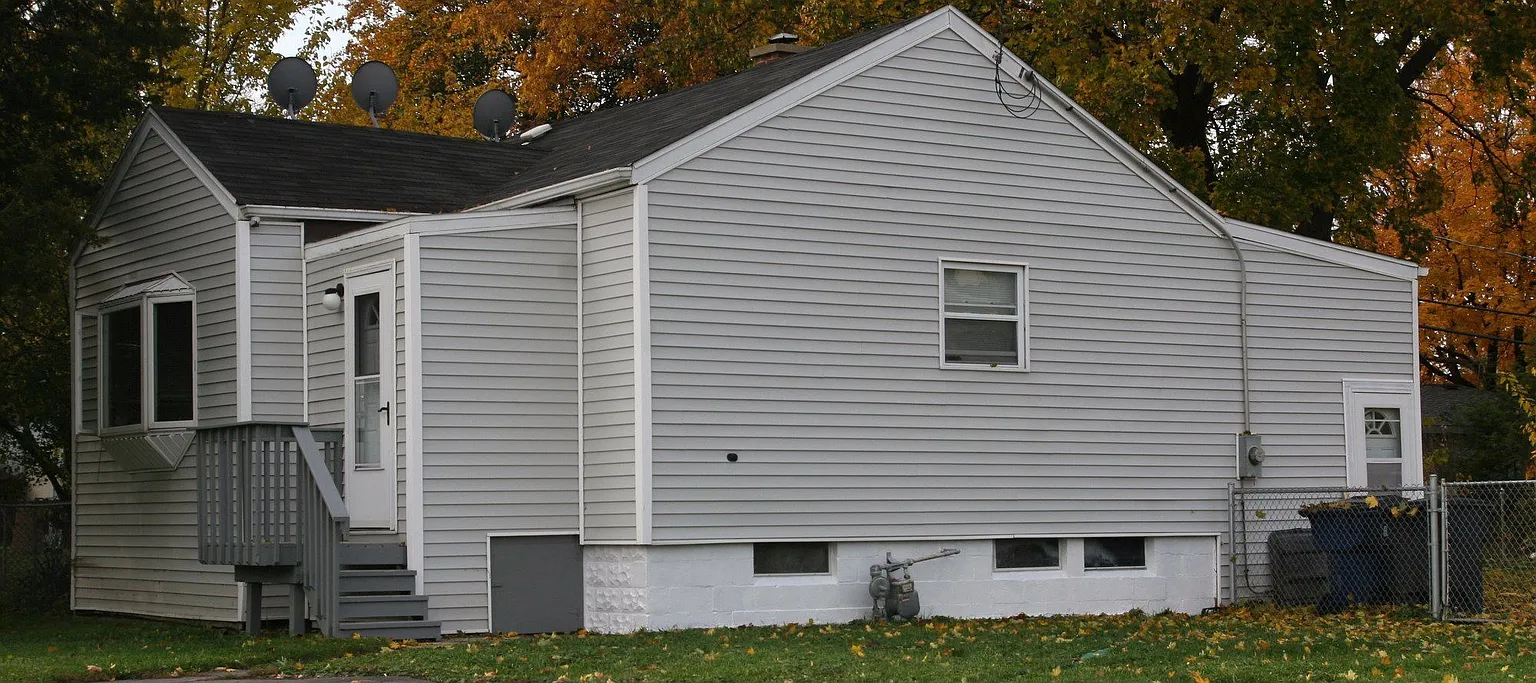 138 S Villa Ave photo 1