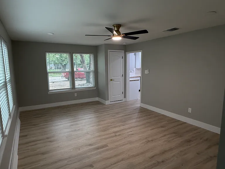 146 Redrock Dr — Photo 3