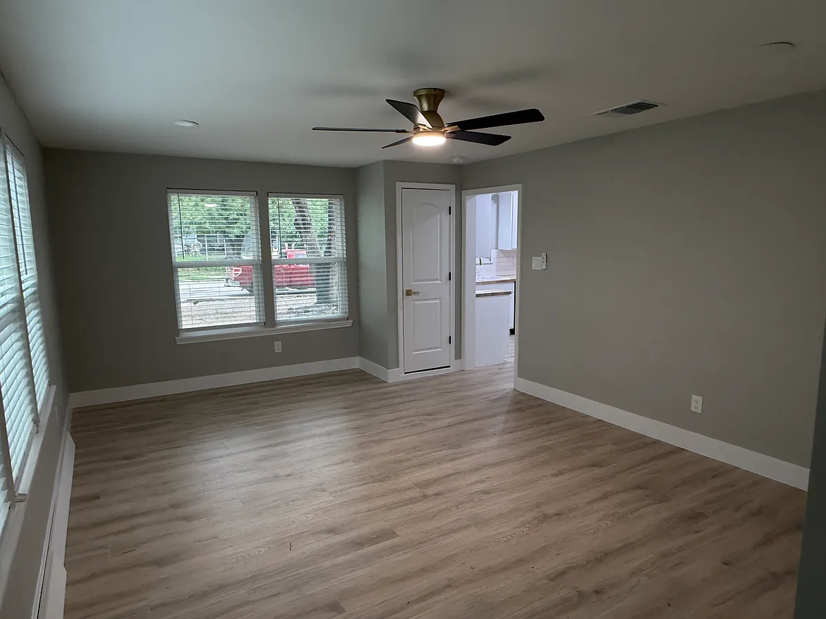 Building Photo - 146 Redrock Dr