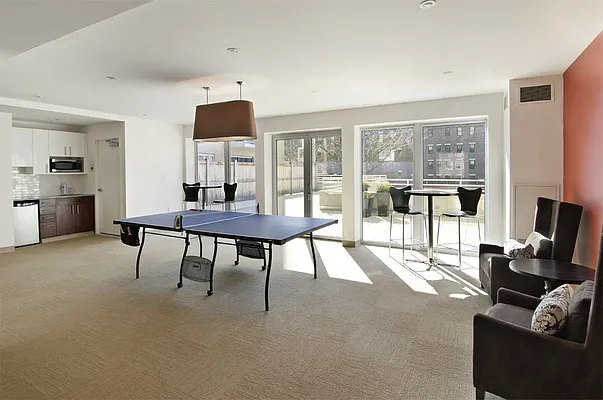 Rented by Greystar | media 16