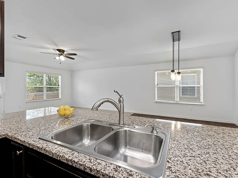 19304 Great Falls Dr — Photo 20