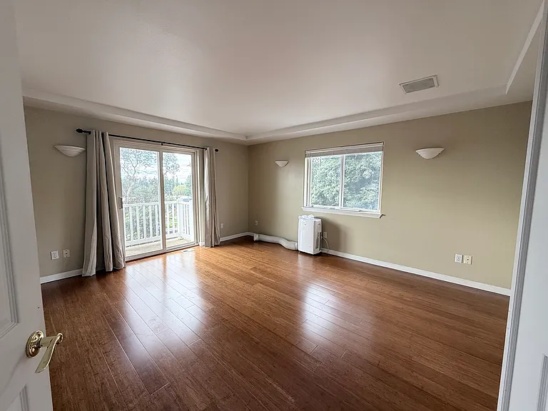 1401 Monroe Ave NE #M — Photo 6